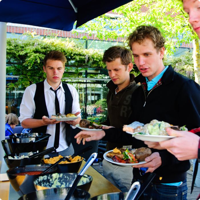 Grillbuffé på innergården