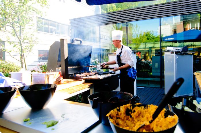 Grillbuffé på innergården