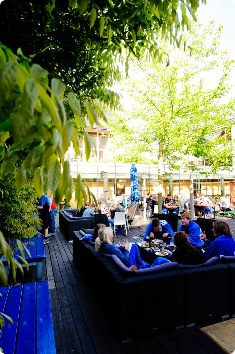 Grillbuffé på innergården