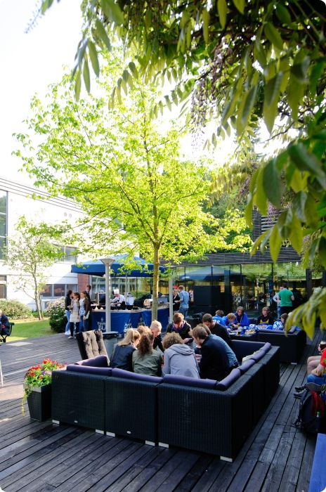 Grillbuffé på innergården