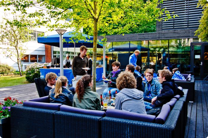 Grillbuffé på innergården
