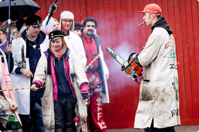 Cortègen: Byggdag 1