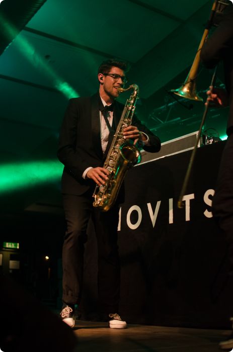 Valborgskalaset: Movits