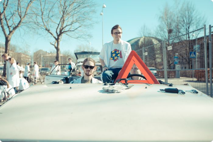 Cortègen: Byggdag 1