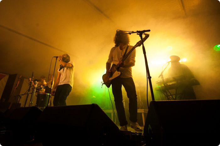 Öltält: Navid Modiri & Gudarna