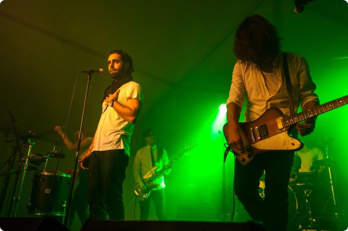Öltält: Navid Modiri & Gudarna