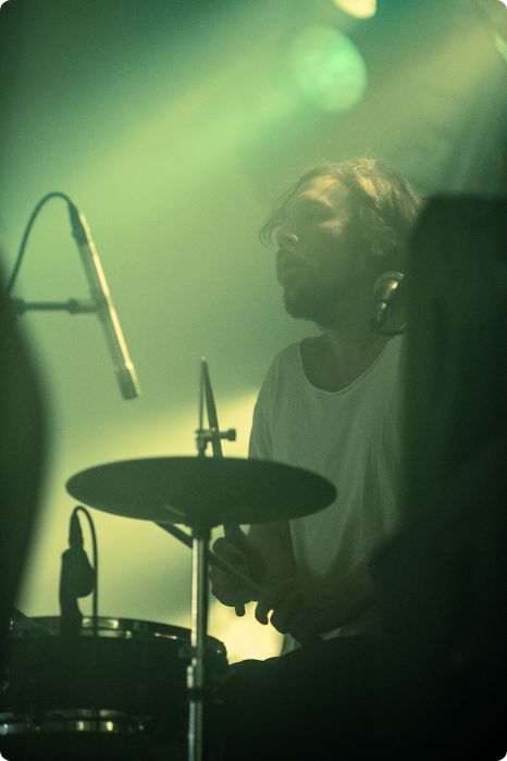 Öltält: Navid Modiri & Gudarna
