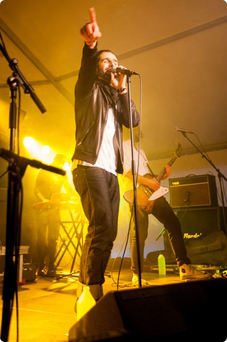 Öltält: Navid Modiri & Gudarna