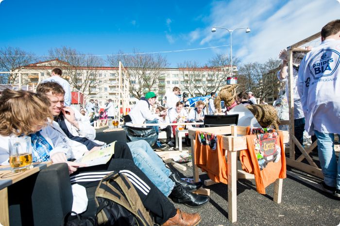 Cortègen: Byggdag 4