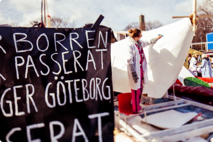 Cortègen: Byggdag 9