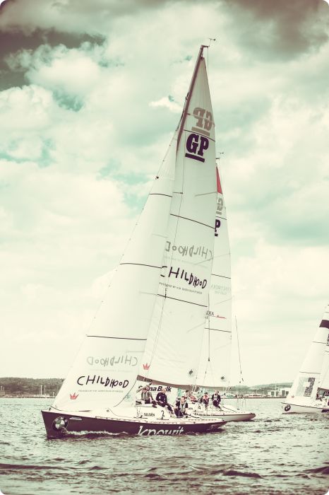 Student Sailing