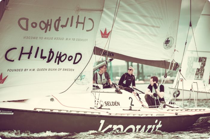 Student Sailing