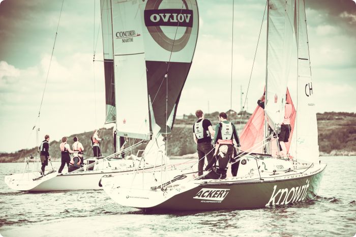 Student Sailing