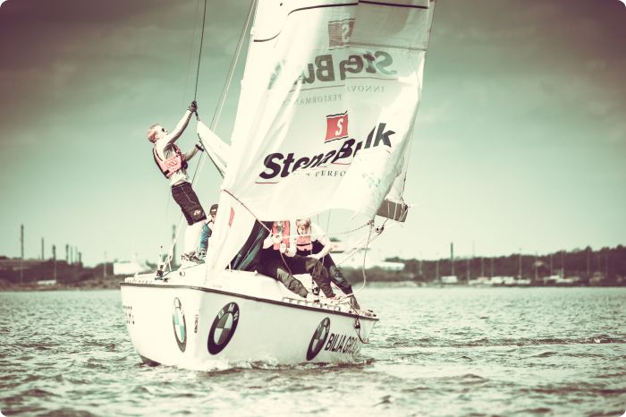 Student Sailing