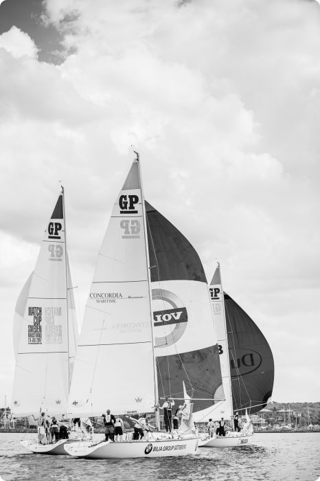 Student Sailing