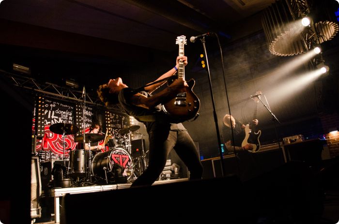 Halloweenkalas: Neverstore, Smash into pieces, Mash up international