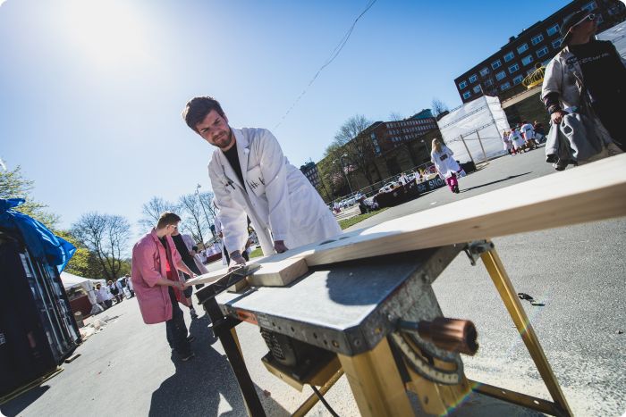 Byggplatsen dag 2