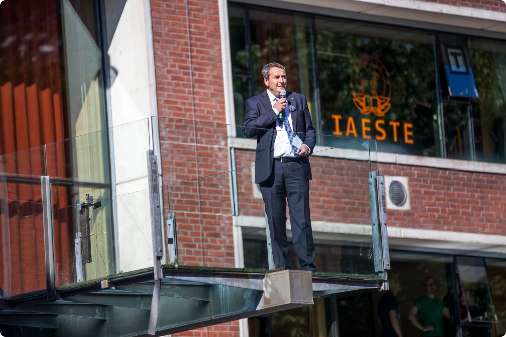 Första Dagen