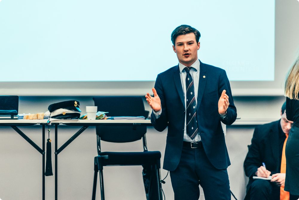 Fullmäktigemöte 4