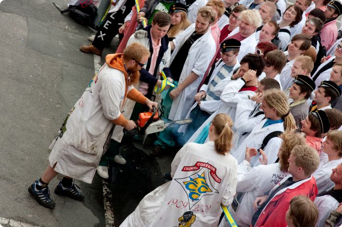 Cortègen: Byggdag 1