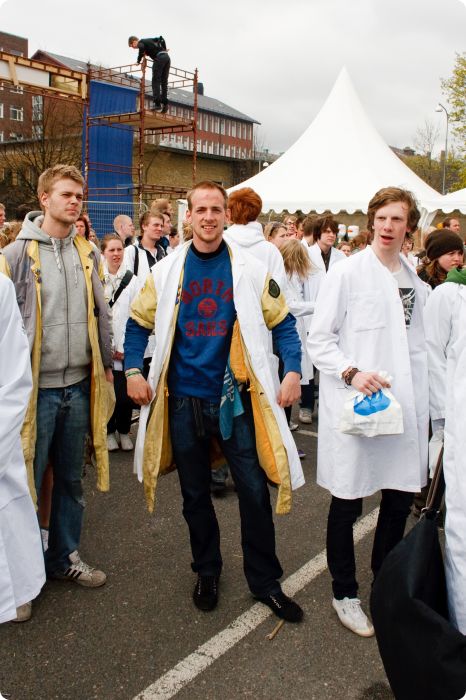 Cortègen: Byggdag 1