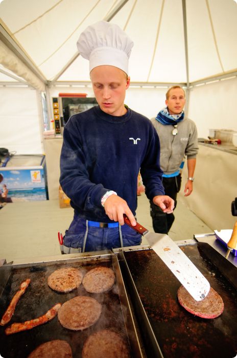Cortègen: Byggdag 1