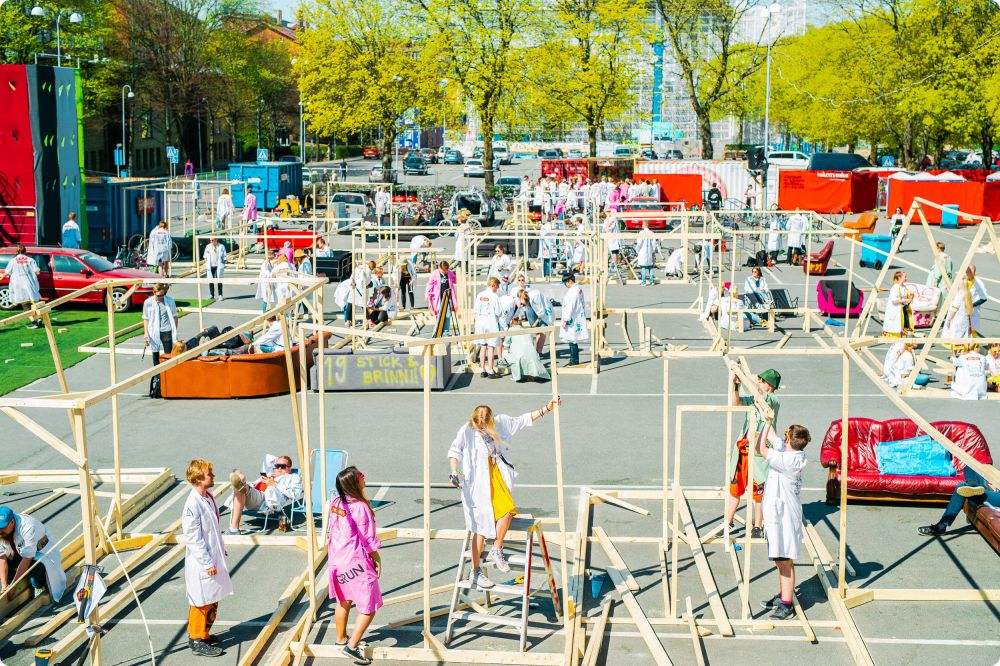Byggplatsen Dag 2